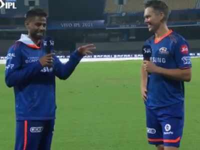 IPL 2021 MI v KKR:  आखिरी ओवर में 15 रन डिफेंड कर आपको कैसा लगा? सूर्यकुमार के सवाल पर ट्रेंट बोल्ट का हिंदी में ऐसा जवाब