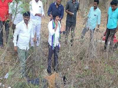 మానవత్వం చాటిన వైసీపీ ఎంపీ అభ్యర్థి గురుమూర్తి.. ఇద్దరు వ్యక్తులు రోడ్డు పక్కన పడుంటే..!