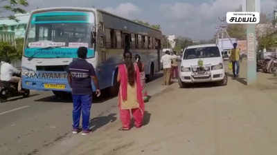 சேலம் ஆத்தூர் பகுதியில் முக கவசம் அணியாதவர்களுக்கு நகராட்சி ஊழியர்கள் 200 ரூபாய் அபராதம் விதித்தார்!.