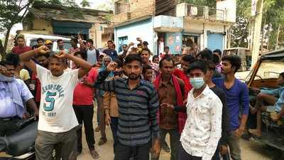 Panchayat chunav UP : गोरखपुर के इस गांव में वोट देने नहीं पहुंचे लोग, जानें क्यों किया मतदान का  बहिष्कार?