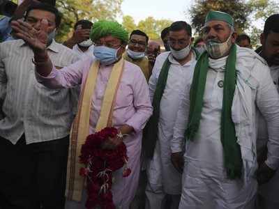 कोरोना के डर से नहीं थमेगा आंदोलन, सरकार दिल्‍ली बॉर्डर पर बनाए वैक्‍सीनेशन सेंटर: किसानों की मांग