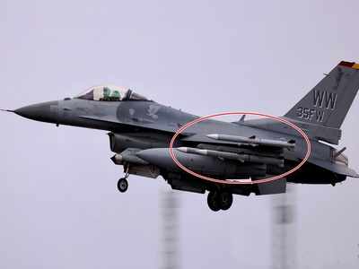 चीन के नजदीक हथियारों के साथ उड़ान भर रहे अमेरिकी F-16 लड़ाकू विमान, तस्वीरें देख सहमी दुनिया