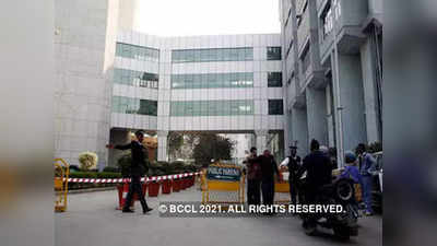 delhi covid :  दिल्लीत ऑक्सिजन अभावी आणीबाणी! ५ प्रमुख हॉस्पिटल्सचा साठा संपण्याच्या स्थितीत