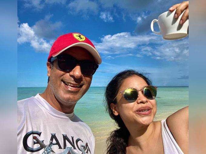 Sumona Chakravarti With Mystery Man