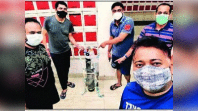 Noida news: रुपये इकट्ठे किए और ले आए 8 ऑक्सिजन सिलिंडर, कई सोसायटियों में  आइसोलेशन वॉर्ड बनाने की तैयारी