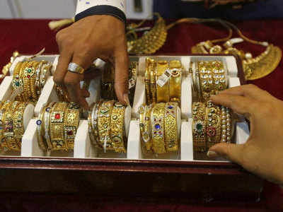 Gold Price Fall सोने-चांदी गडगडले ; नफेखोरीने सोने आणि चांदीच्या दरात मोठी घसरण