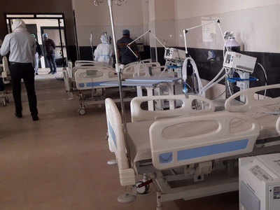 डॉ. भीमराम अंबेडकर जिला संयुक्त चिकित्सालय में 20 वेंटिलेटर... फिर भी मरीजों को नहीं मिल पा रहा बेड... इलाज के अभाव में दम तोड़ रहे कोरोना मरीज
