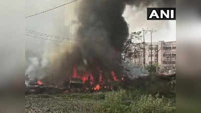 Patna News: अगमकुआं थाने के बाहर लगी भीषण आग, दर्जनों गाड़ियां जलकर हुईं खाक
