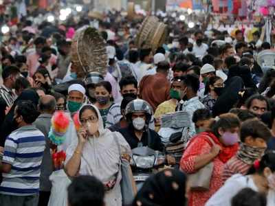 টিকা নিয়েই বেপরোয়া, কোভিড তো তবে হবেই