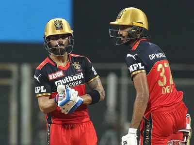 RCB vs DC Live Score: ಟಾಸ್‌ ಸೋತ ಆರ್‌ಸಿಬಿ ಬ್ಯಾಟಿಂಗ್, 2 ಬದಲಾವಣೆ ತಂದ ಕೊಹ್ಲಿ ಪಡೆ!