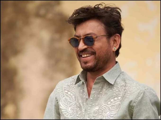 ৫০ পেরিয়েও স্টাইলে মাত! Irrfan Khan-এর এই ছবি দেখে শিখুন...