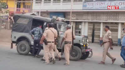 Aurangabad News : नाईट कर्फ्यू का उल्लंघन करने वालों को पुलिस ने कराया उठक बैठक
