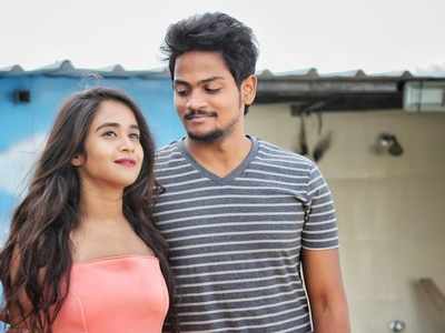 Deepthi Sunaina: పర్సనల్ ఫొటో బయటపెట్టిన బిగ్ బాస్ బ్యూటీ.. అతనితో ఒకే బెడ్‌పై అలా! షాకవుతున్న జనం..