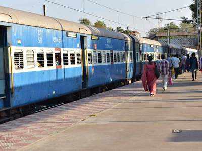 Indian Railway News: बिहार, बंगाल, झारखंड की 16 और ट्रेनें रद्द, जानिए कौन कौन सी हैं ट्रेन शामिल