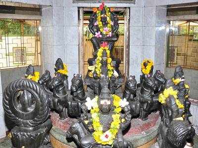 ரிஷபத்தில் சஞ்சரிக்கும் சுக்கிரன் : 12 ராசிகளுக்கு அள்ளித்தர உள்ள அற்புத பலன்கள் இதோ!