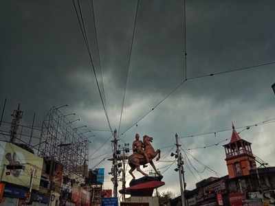 কলকাতা-সহ জেলায় জেলায় মুষলধারায় বৃষ্টি