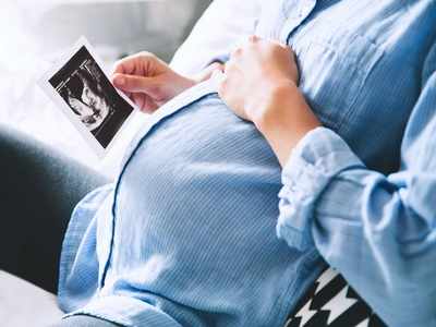 मां के गर्भ में बच्‍चा पेशाब करता है या नहीं, इसे निगल ले तो क्‍या हो सकता है सेहत के साथ खिलवाड़