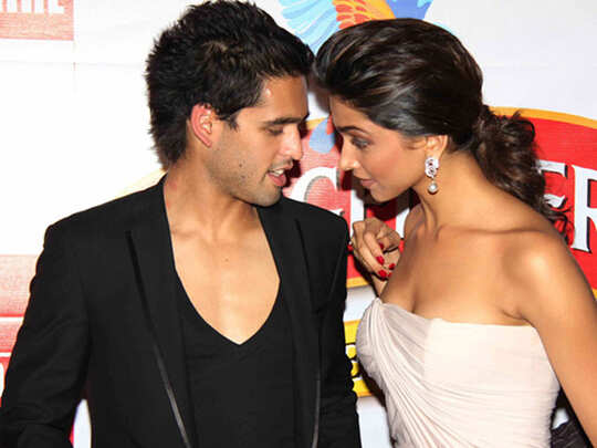 Deepika Padukone Siddharth Mallya IPL Liplock Kiss to Ugly Breakup Story- IPL में सरेआम किया था KISS, क्‍यों हुआ था दीपिका पादुकोण और सिद्धार्थ माल्‍या का ब्रेकअप?​