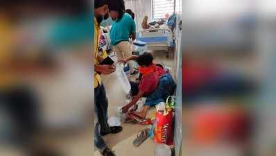 Bihar Coronavirus : छपरा सदर अस्पताल में बेड के बजाय जमीन पर लेटे थे कोविड मरीज, वायरल तस्वीर पर मचा हंगामा