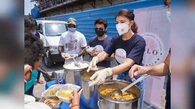 Photos: कोरोना काल में जैकलीन फर्नांडिस का नेक काम, गरीबों को खिला रही हैं मुफ्त खाना