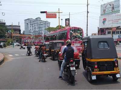 2 മാസത്തിനിടെ അരലക്ഷം കടന്ന് കൊവിഡ് രോഗികള്‍; കണ്ണൂരില്‍ സ്ഥിതി ഗുരുതരം, വീഡിയോ