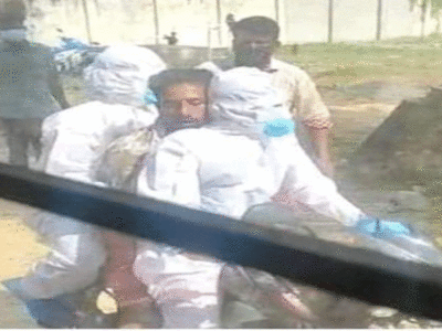 Kerala news: गंभीर कोरोना मरीज को पीपीई किट पहन बाइक पर किया शिफ्ट, केरल का वीडियो वायरल