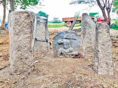 సిద్దిపేటలో చాళుక్యుల నాటి  వీరగల్లుల గుడి.. చాలా అరుదైనది