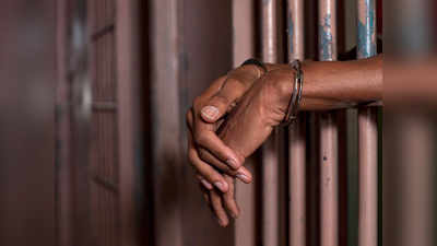 नोएडा: जेल में कोरोना फैलने का खतरा, पैरोल पर रिहा किए जा रहे कैदी