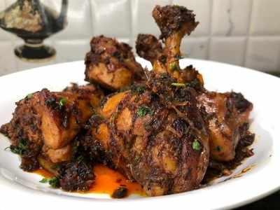 Peshawri Chicken recipe: আজ মায়েদের হলিডে, রান্নাঘর উঠুক ভরে পেশোয়ারির সুগন্ধে...