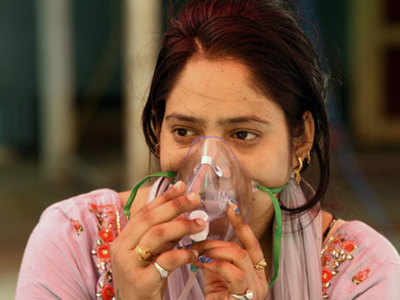 Delhi Corona Live Update: दिल्ली के लिए राहत, 20% से नीचे आया संक्रमण रेट, 9 दिनों में 38% घटे कोविड अंतिम संस्कार