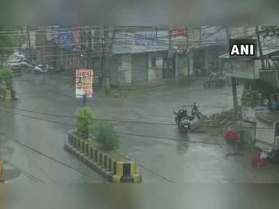 अमृतसर में झमाझम बारिश से सुहाना हुआ मौसम, भीषण गर्मी से मिली राहत, देखें वीडियो