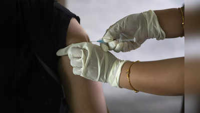 vaccination : लसीच्या दुसऱ्या डोसच्या प्रतीक्षेत असलेल्यांना प्राधान्य द्या, केंद्राचे राज्यांना आदेश