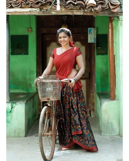 Shalu Shamu,தாவணியில் கிராமத்து பெண்ணாகவே மாறிய ஷாலு ஷம்மு - shalu shamu  looks beautiful in half saree - Samayam Tamil