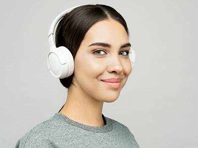 Bluetooth Headphones : वायरलेस Headphones पर मिल रही है 25% तक की छूट, जल्द करें ऑर्डर
