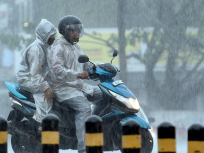 കേരളത്തിൽ വരും ദിവസങ്ങളിൽ അതിശക്തമായ മഴയ്ക്ക് സാധ്യത; വിവിധ ജില്ലകളിൽ ഓറഞ്ച്, യെല്ലോ അലർട്ട്