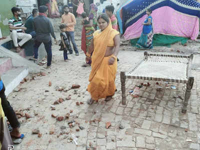 Gorakhpur news: बारात में डीजे पर नाचने को लेकर दो गुटों में विवाद, चले ईंट-पत्थर, कई लोग घायल