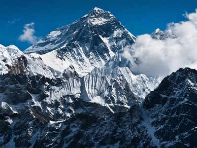 नेपाली पर्वतारोही ने बनाया वर्ल्ड रेकॉर्ड, एक मौसम में सबसे कम समय में दो बार Mount Everest पर चढ़ाई