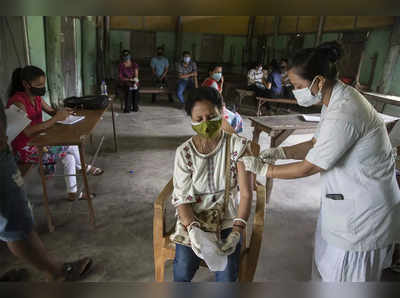 covid vaccine : भारतातील लसी करोनाच्या व्हेरियंटशी लढण्यात सक्षम, पण प्रभाव कमी होणार