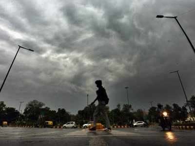 Delhi Weather Report: दिल्‍ली में लू गायब लेकिन आज चढ़ा रहेगा पारा, कल से थोड़ी राहत के आसार