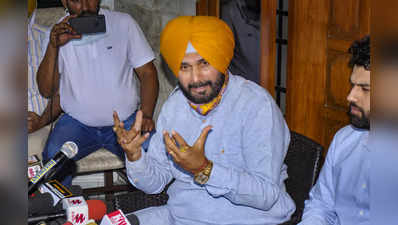 Navjot Singh Sidhu: सुखबीर सिंह बादल के चैलेंज पर नवजोत सिद्धू का पलटवार...जारी की कोटकपूरा गोलीकांड की CCTV फुटेज