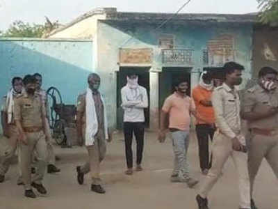 अलीगढ़ में कोरोना जांच के लिए गई टीम पर हमला, ग्रामीणों ने सदस्यों को दौड़ा-दौड़ा कर पीटा