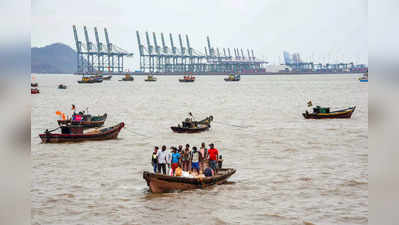 Tauktae in Mumbai: मुंबई के समुद्री तट से 200 किमी की दूरी से गुजरा ताउते, मायानगरी में खतरा कम