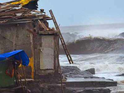 Tauktae Cyclone: पाकिस्तान के सिंध प्रांत में चक्रवाती तूफान ताउते का खतरा, हाई अलर्ट घोषित