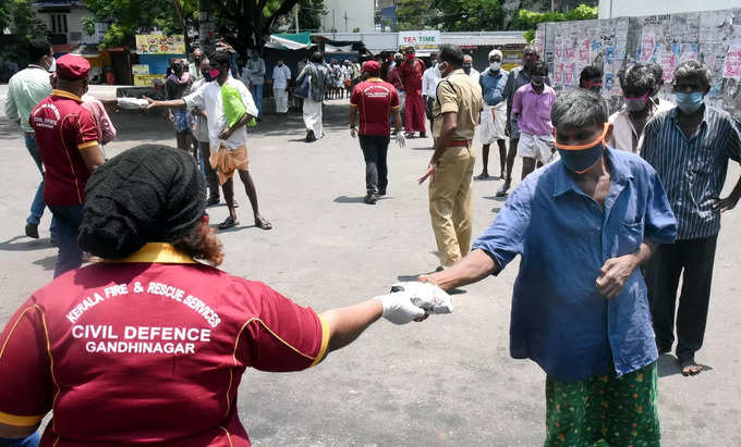 നിരീക്ഷണത്തിൽ കഴിയുന്നവരും ഹോട്ട് സ്പോട്ടുകളും