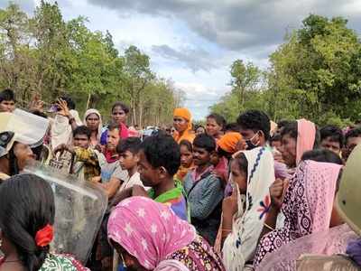 ఛత్తీస్‌గఢ్‌లో రణరంగం.. పోలీస్ శిబిరంపై స్థానికుల ఆందోళన.. కాల్పులు