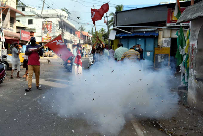 സത്യപ്രതിജ്ഞ ആഘോഷമാക്കണം