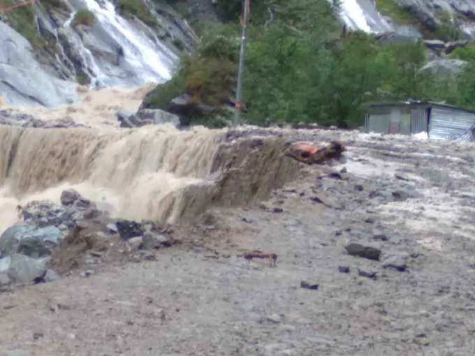 बद्रीनाथ हाइवे क्षतिग्रस्त