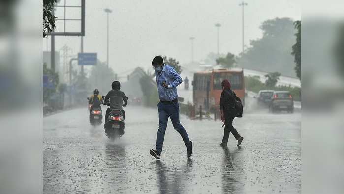 Weather Forecast Today LIVE : दिल्ली में कुछ घंटों की बारिश के खिली धूप, कर्नाटक के कई हिस्सों में मूसलाधार बारिश