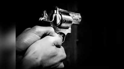Patna Crime News : पुलिसवाले रह गए दंग जब पटना के थाने में घुस गया जख्मी नौजवान, कहा- मुझे अपराधियों ने मार दी है गोली