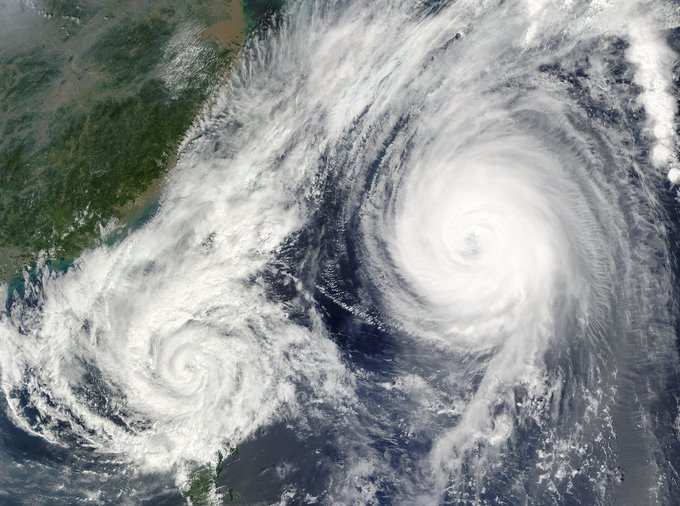 ​ಕನಸಿನಲ್ಲಿ ದೂರದಿಂದ ಚಂಡಮಾರುತವನ್ನು ನೋಡಿದರೆ